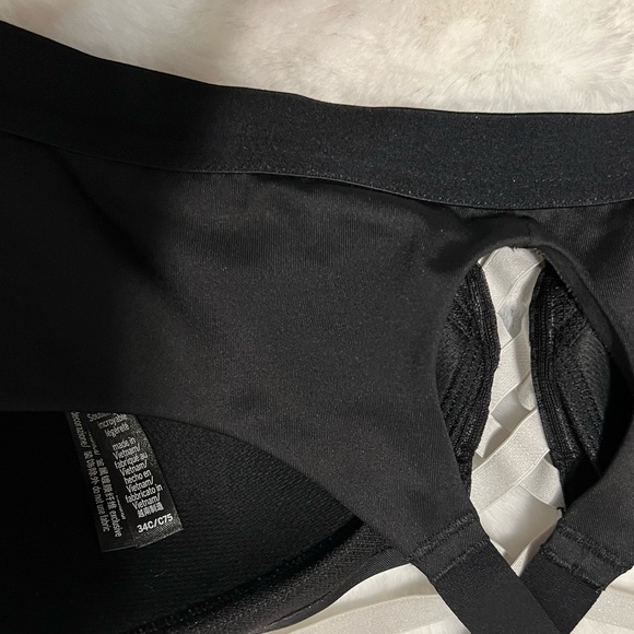 Victoria’s Secret Strappy Sports Bra - Picture 5 of 7